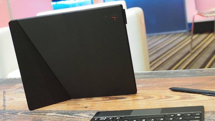 联想公布了其首款可折叠电脑lenovothinkpadx1fold的更多详细信息